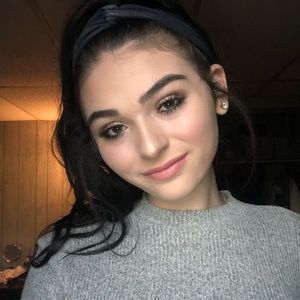 Meet your Posher, Sierra